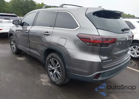 2018 Toyota Highlander Le Plus from USA, damaged, VIN 5TDZZRFH5JS279099